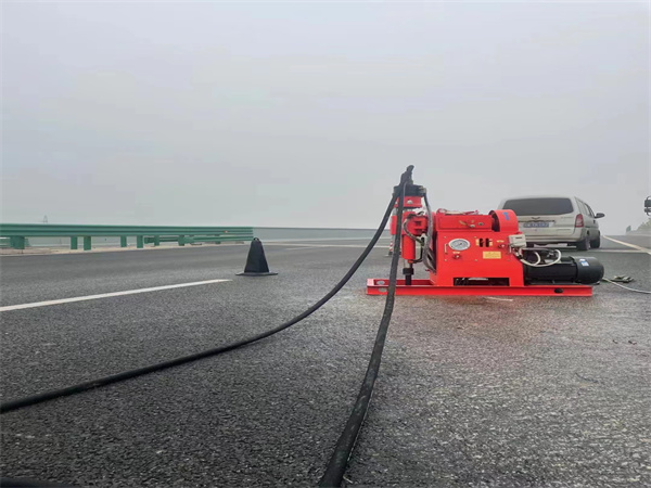 湖滨马路路基路面开裂下沉注浆加固灌浆